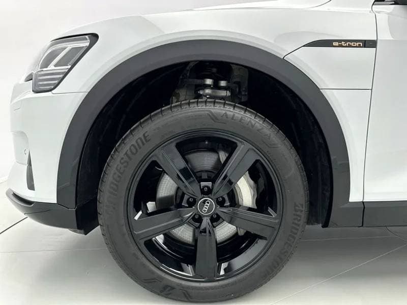 2023 Audi e tron thumbnail 7
