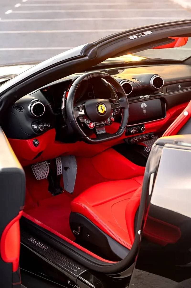 2019 Ferrari Portofino STANDARD thumbnail 7