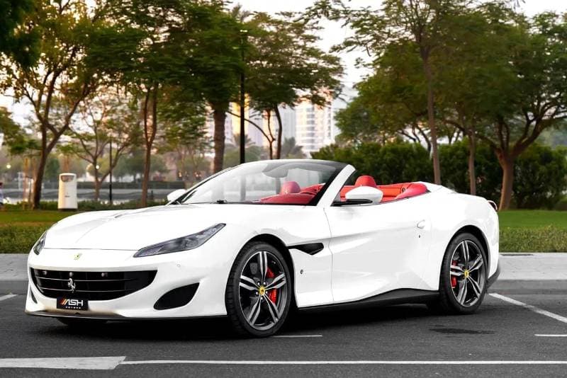 2019 Ferrari Portofino STANDARD thumbnail 5