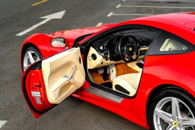 2013 Ferrari F12 thumbnail 8