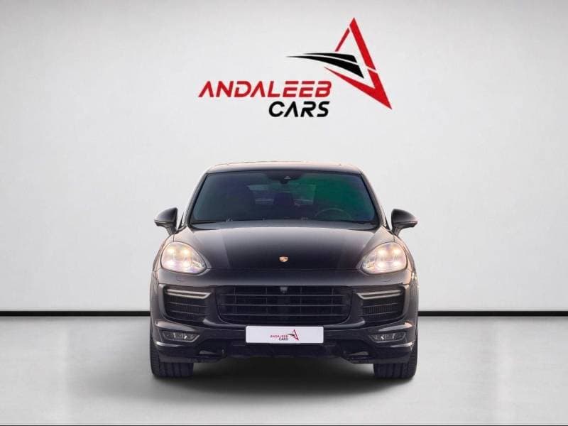 2016 Porsche Cayenne GTS thumbnail 2