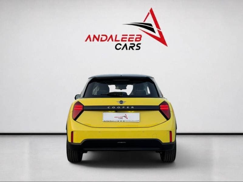 2025 Mini Cooper C thumbnail 5