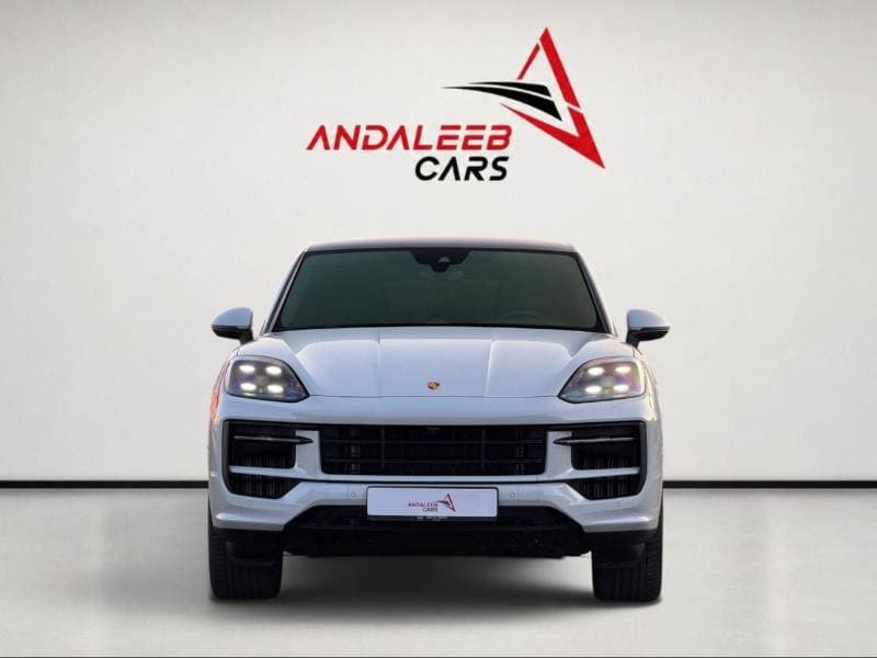2024 Porsche Cayenne thumbnail 3