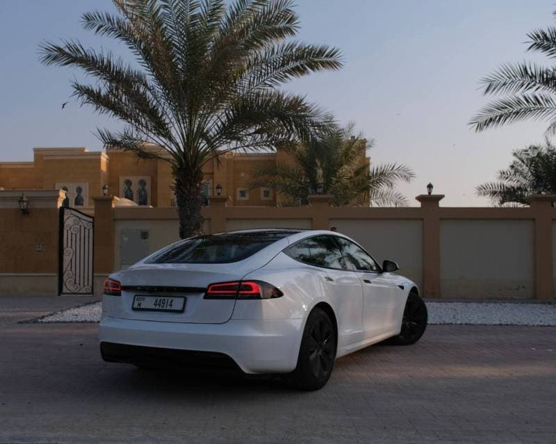 2023 Tesla Model S LONG RANGE thumbnail 3