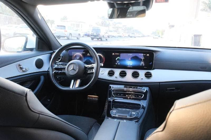 2023 Mercedes Benz 200 thumbnail 4