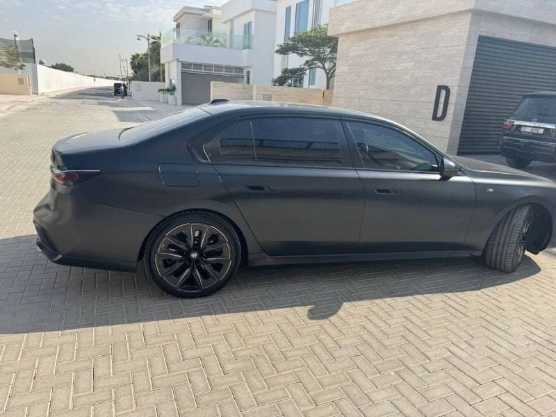 2023 BMW 760i xDRIVE M SPORT thumbnail 3
