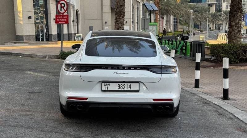 2023 Porsche Panamera 4 thumbnail 5