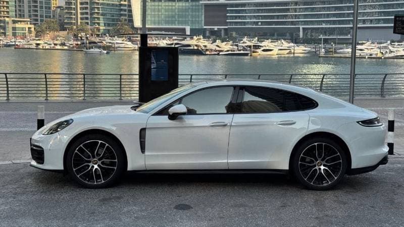 2023 Porsche Panamera 4 thumbnail 3