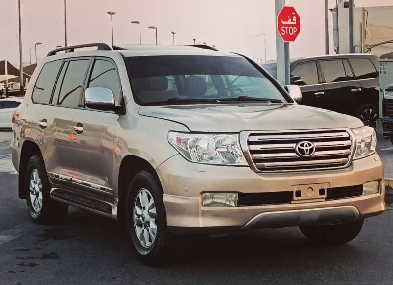 2011 Toyota Land Cruiser GXR thumbnail 2
