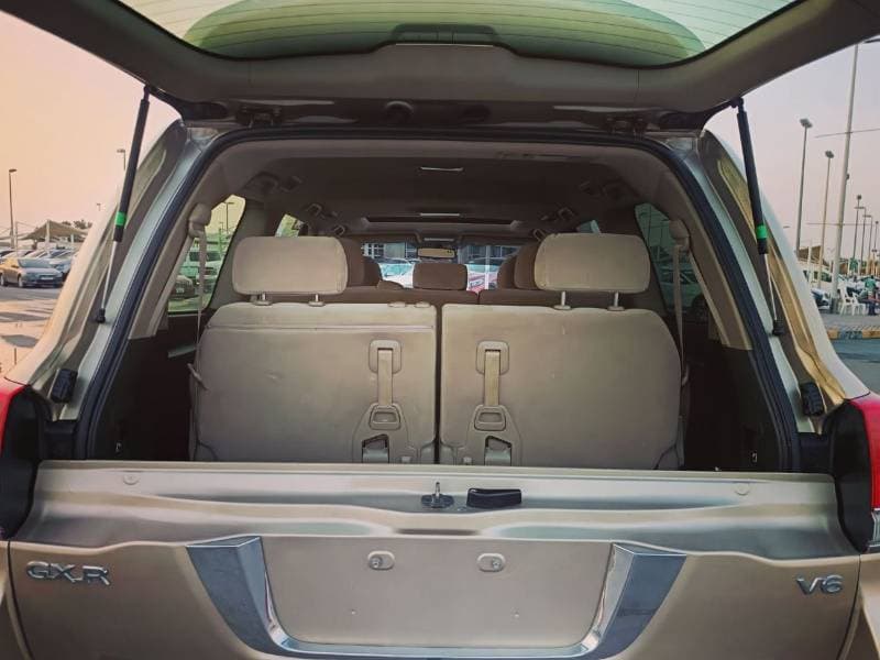2011 Toyota Land Cruiser GXR thumbnail 8