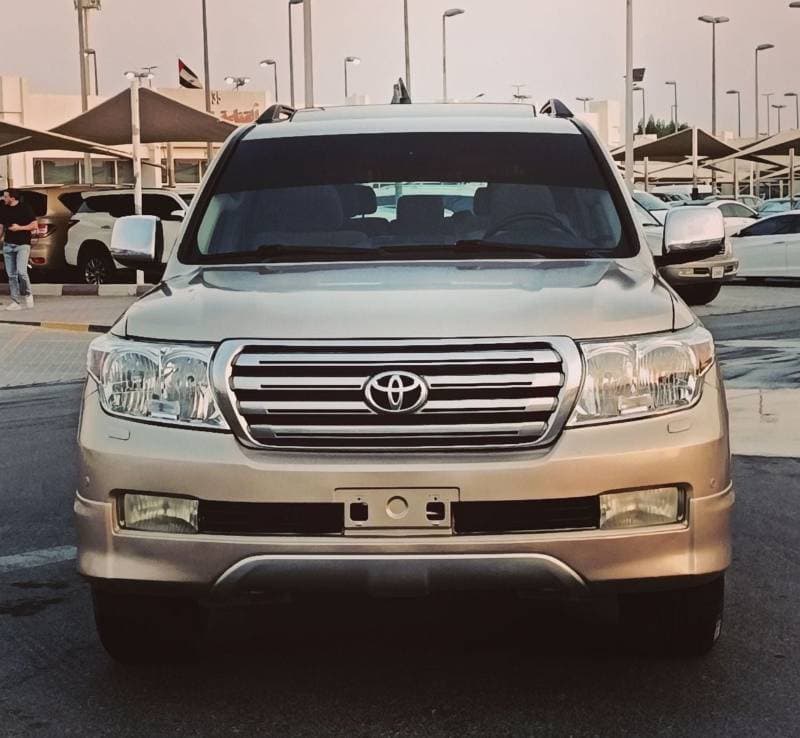 2011 Toyota Land Cruiser GXR thumbnail 3