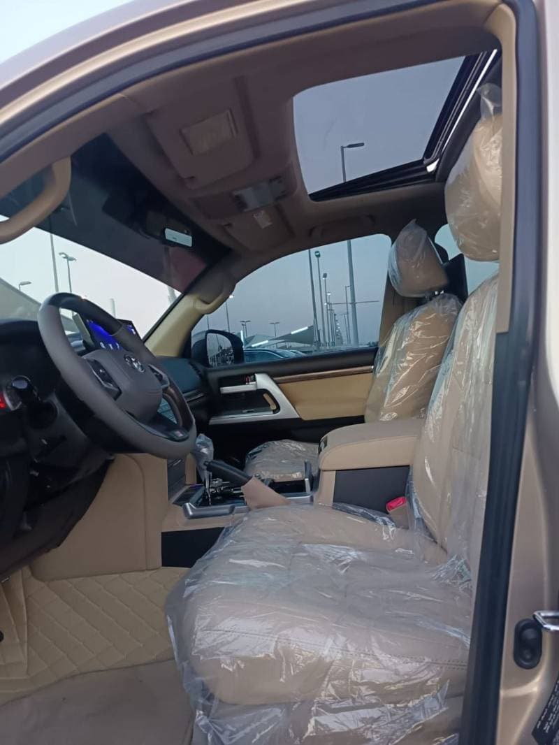 2011 Toyota Land Cruiser GXR thumbnail 8