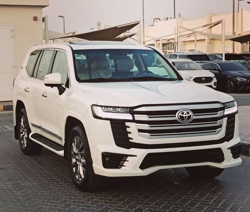 2011 Toyota Land Cruiser GXR thumbnail 2