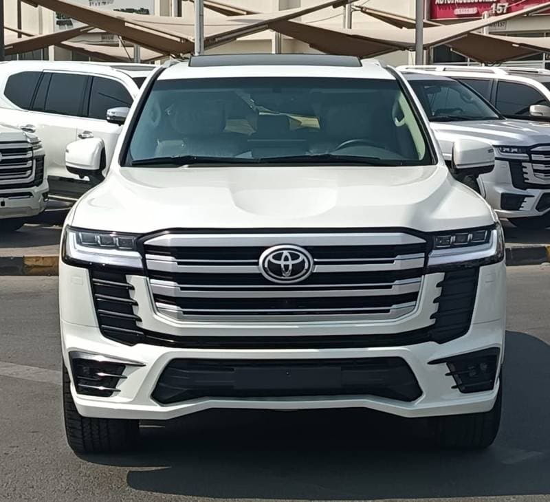 2011 Toyota Land Cruiser GXR thumbnail 3