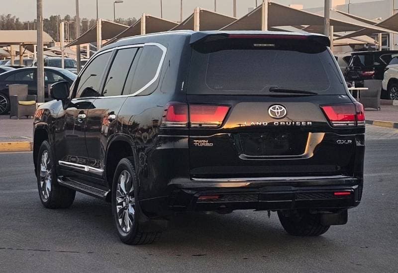2011 Toyota Land Cruiser GXR thumbnail 5