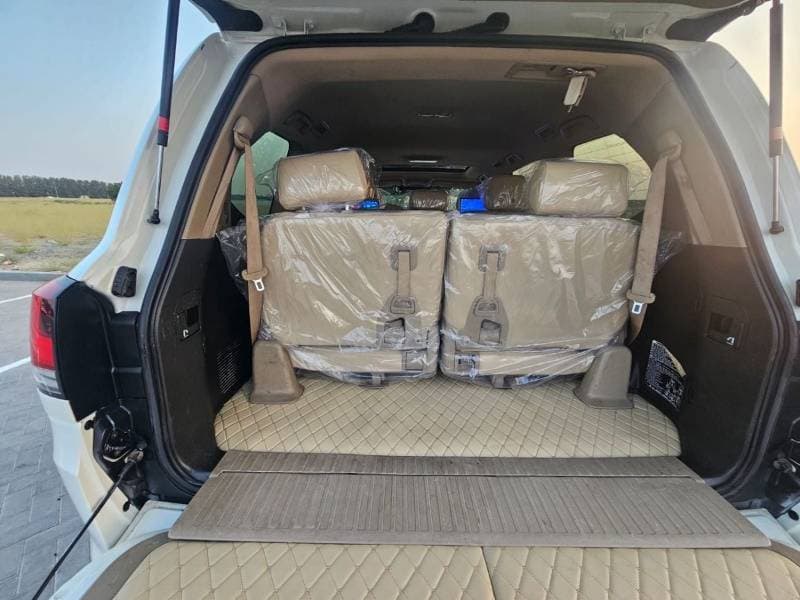 2011 Toyota Land Cruiser GXR thumbnail 7
