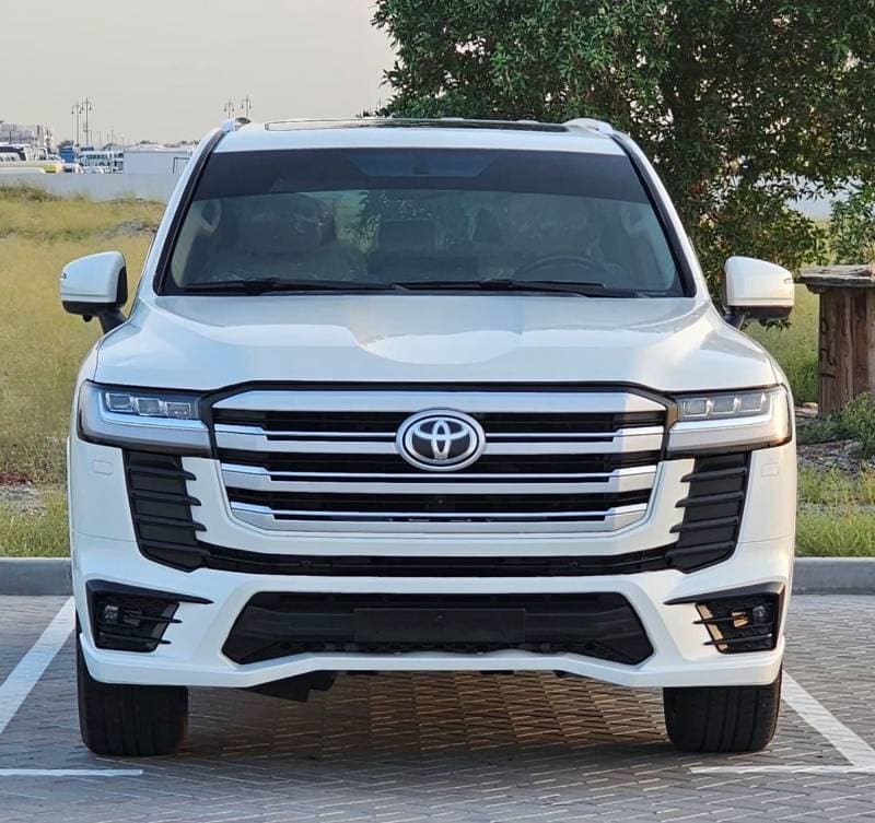 2011 Toyota Land Cruiser GXR thumbnail 3