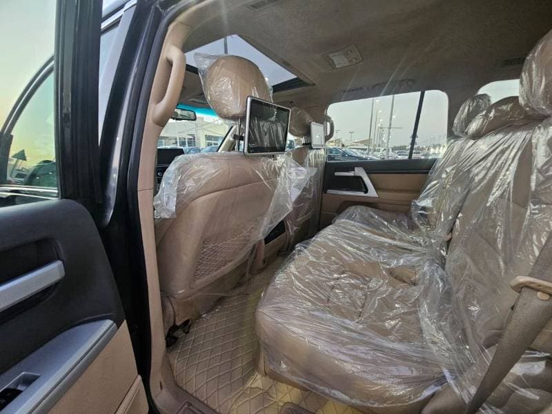 2015 Toyota Land Cruiser GXR thumbnail 5
