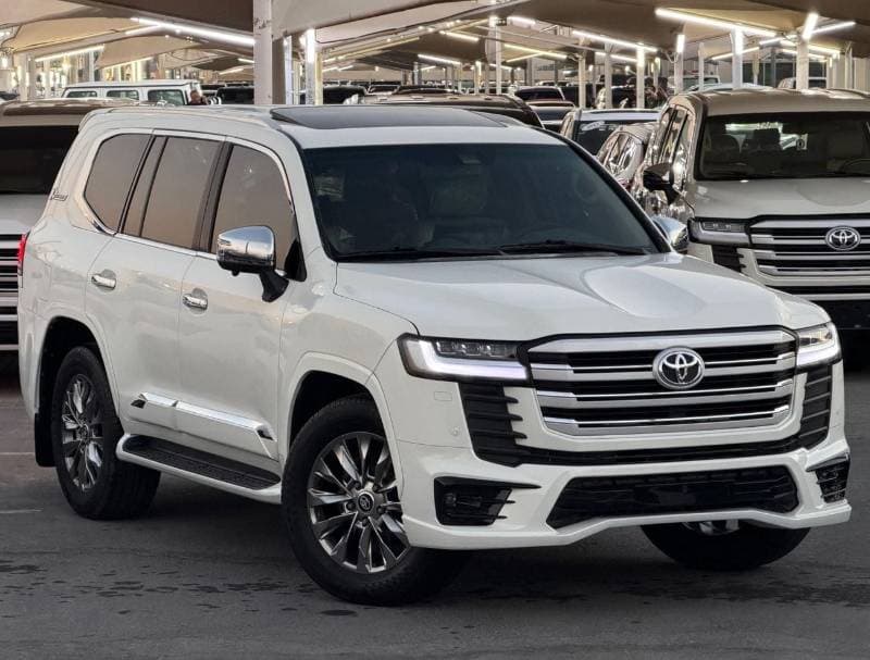 2014 Toyota Land Cruiser GXR thumbnail 2
