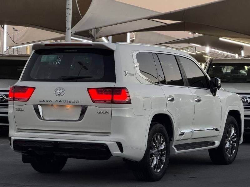 2014 Toyota Land Cruiser GXR thumbnail 5