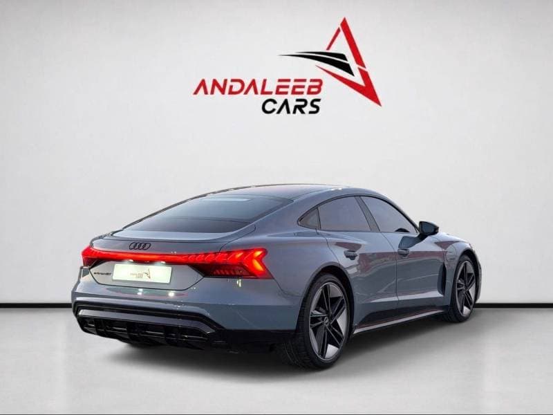 2022 Audi e tron GT RS thumbnail 5