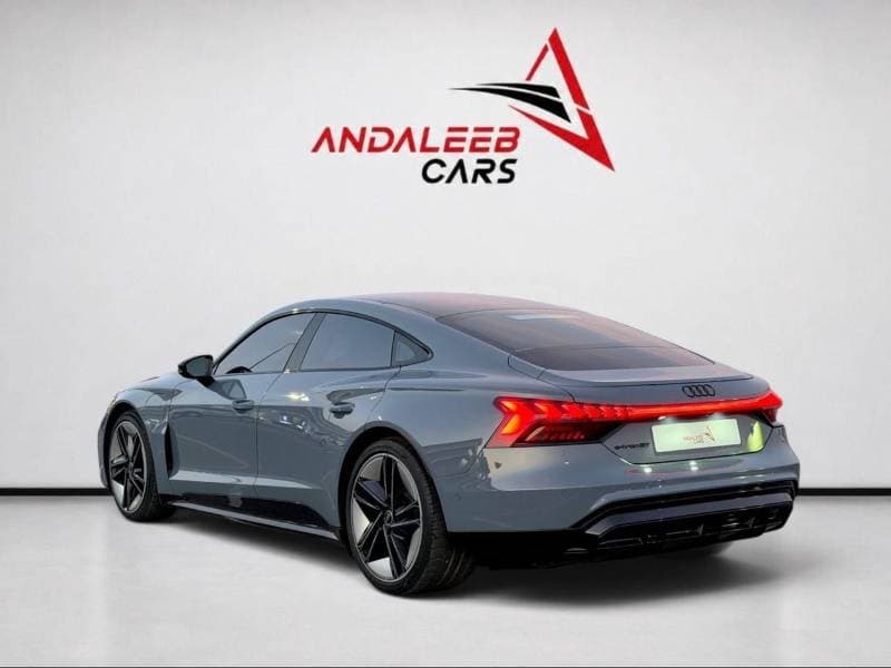 2022 Audi e tron GT RS thumbnail 6