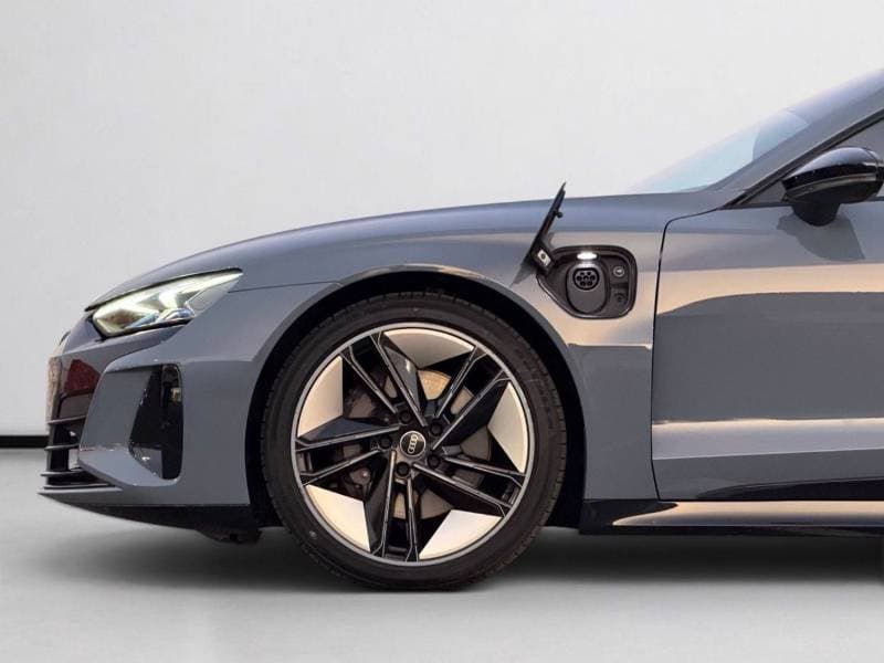 2022 Audi e tron GT RS thumbnail 8