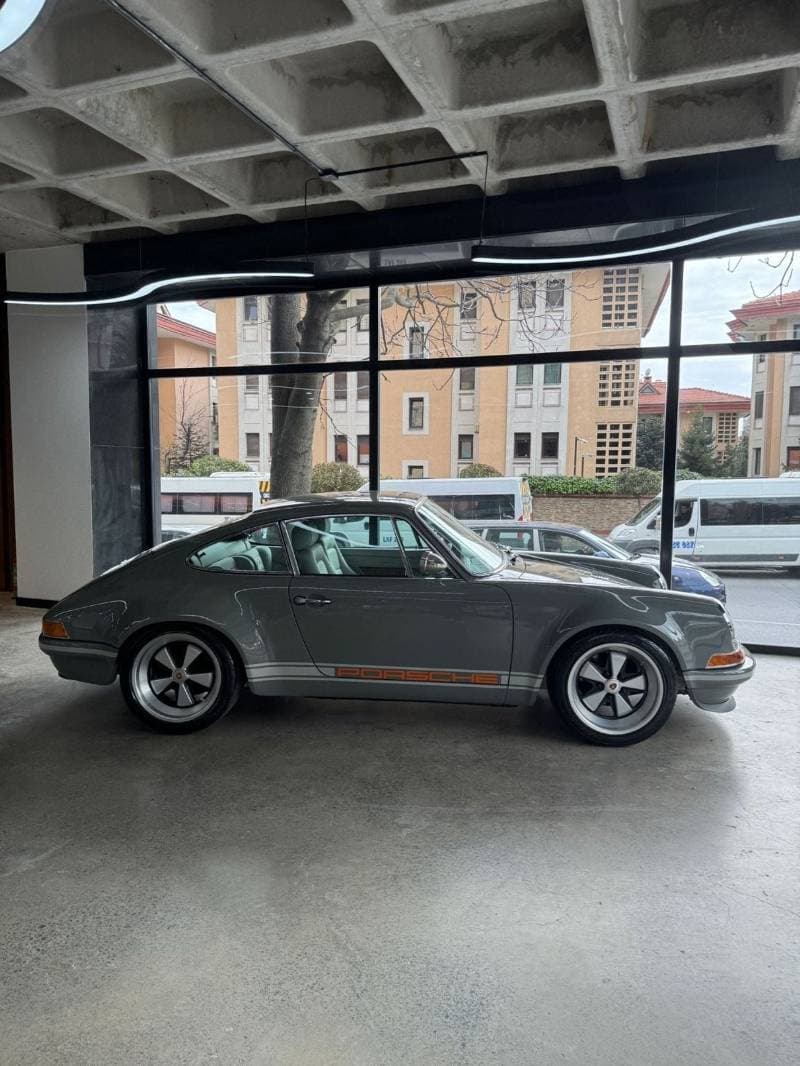1977 Porsche 911 thumbnail 6