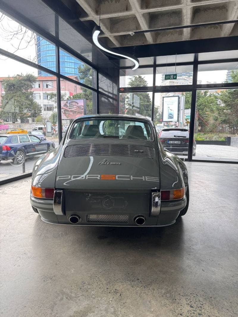 1977 Porsche 911 thumbnail 3