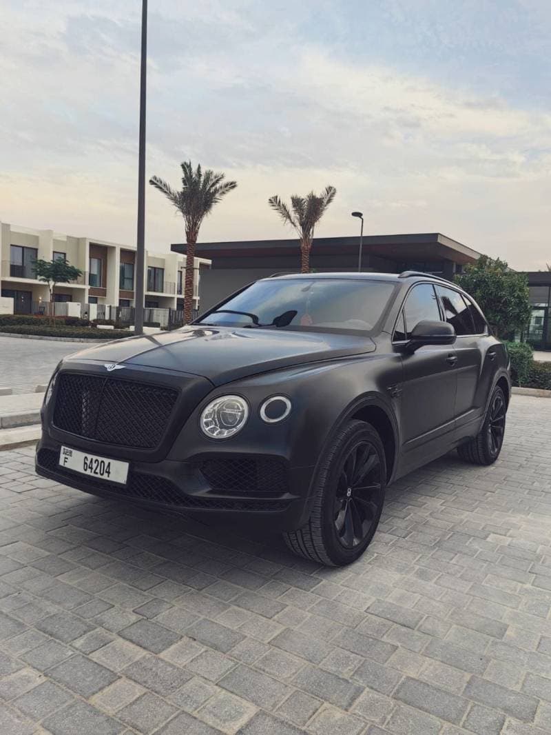 2019 Bentley Bentayga STANDARD thumbnail 2