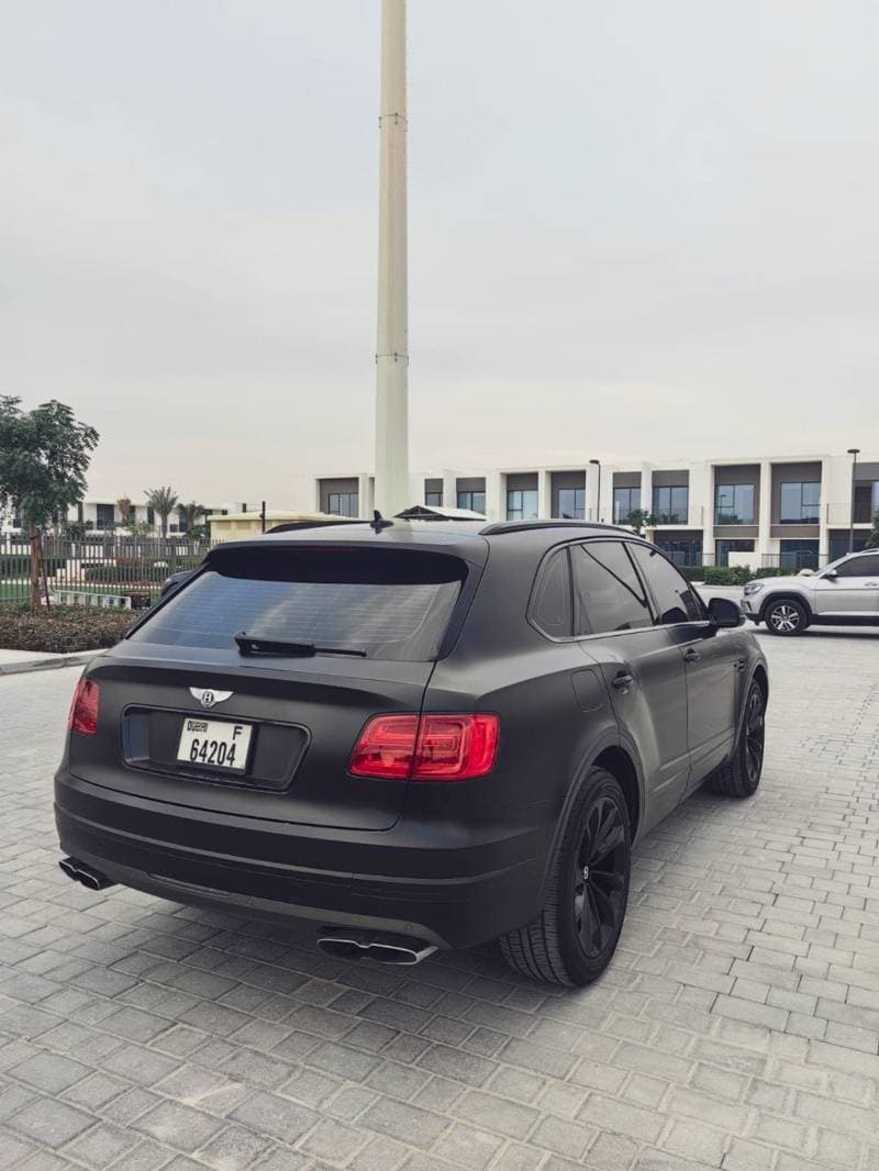 2019 Bentley Bentayga STANDARD thumbnail 5