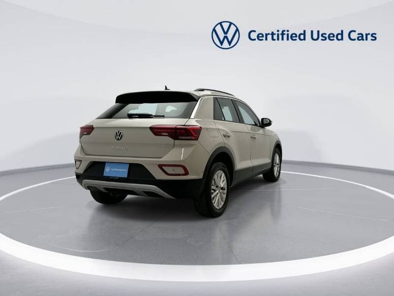 2026 Volkswagen T ROC LIFE thumbnail 8