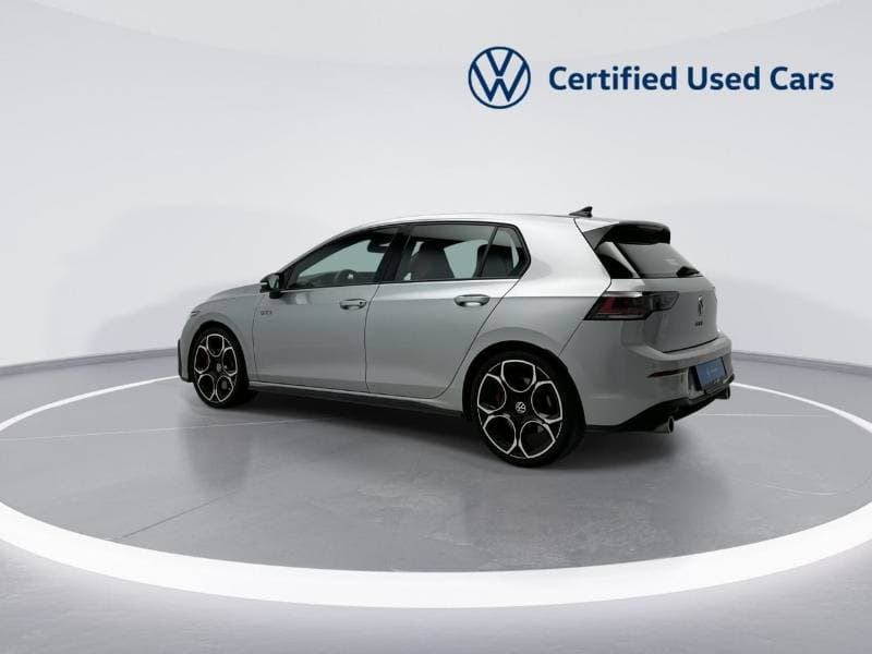 2025 Volkswagen Golf GTI thumbnail 5
