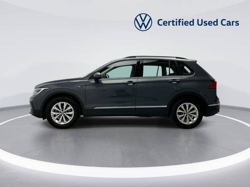 2024 Volkswagen Tiguan LIFE thumbnail 3