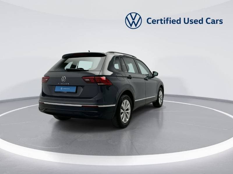 2024 Volkswagen Tiguan LIFE thumbnail 5
