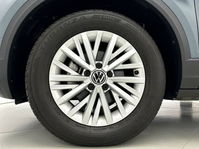 2024 Volkswagen T ROC LIFE thumbnail 2