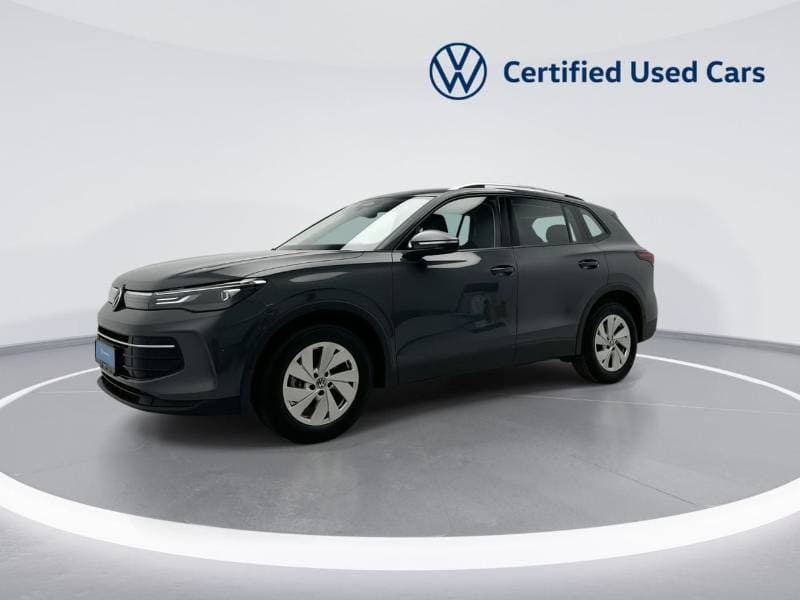 2025 Volkswagen Tiguan LIFE thumbnail 3