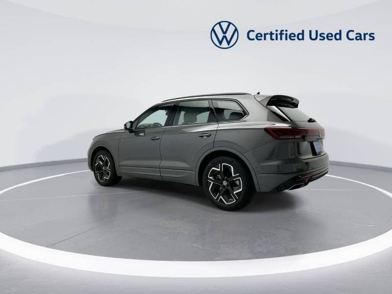 2024 Volkswagen Touareg R LINE thumbnail 4