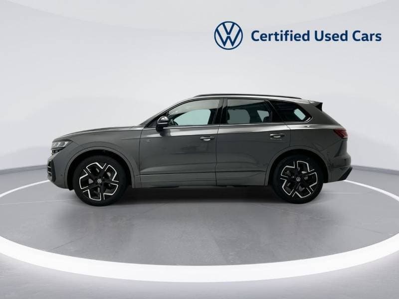 2024 Volkswagen Touareg R LINE thumbnail 3