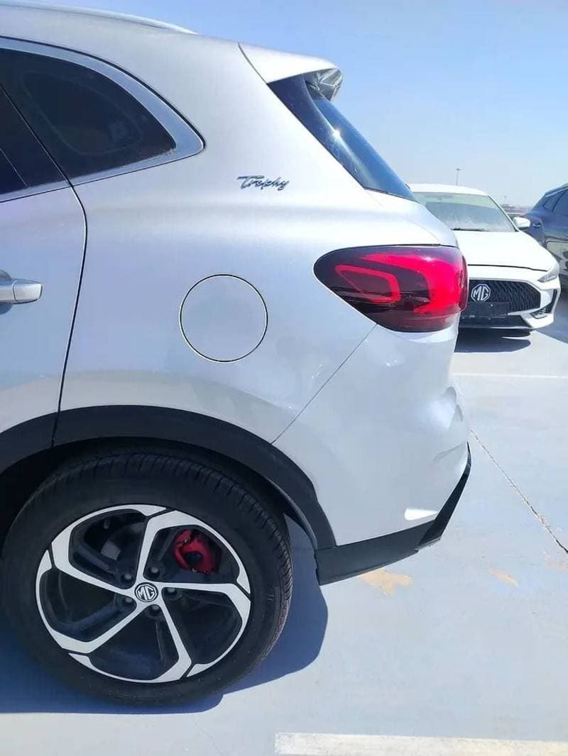 2024 MG HS LUXURY
