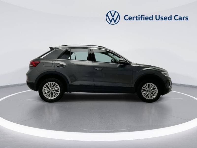 2024 Volkswagen T ROC LIFE thumbnail 5