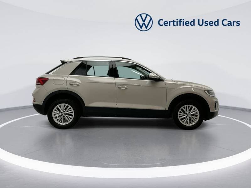 2024 Volkswagen T ROC LIFE thumbnail 5