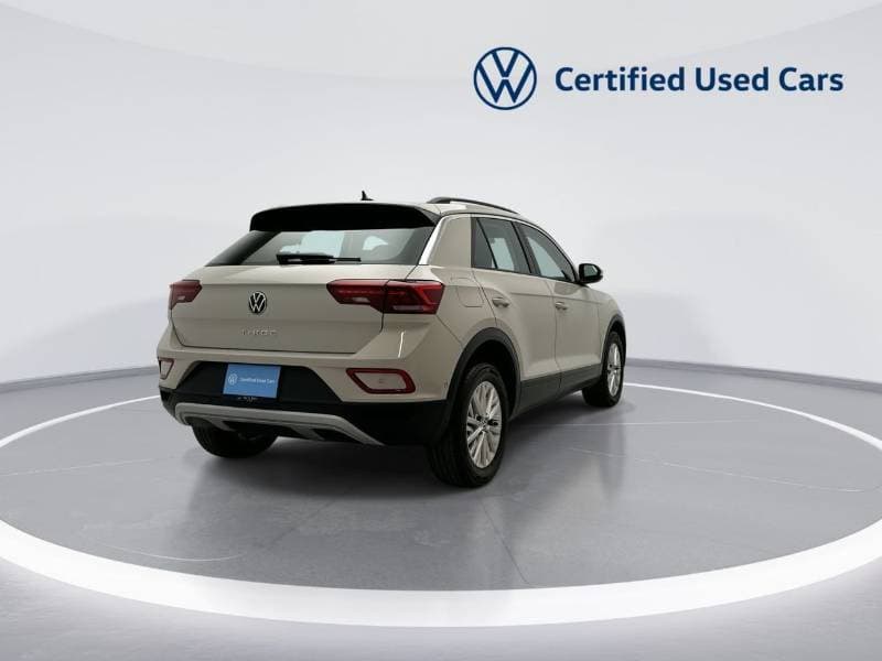 2024 Volkswagen T ROC LIFE thumbnail 6