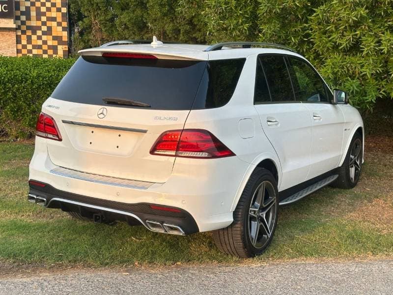 2019 Mercedes Benz GLE 400 AMG thumbnail 4