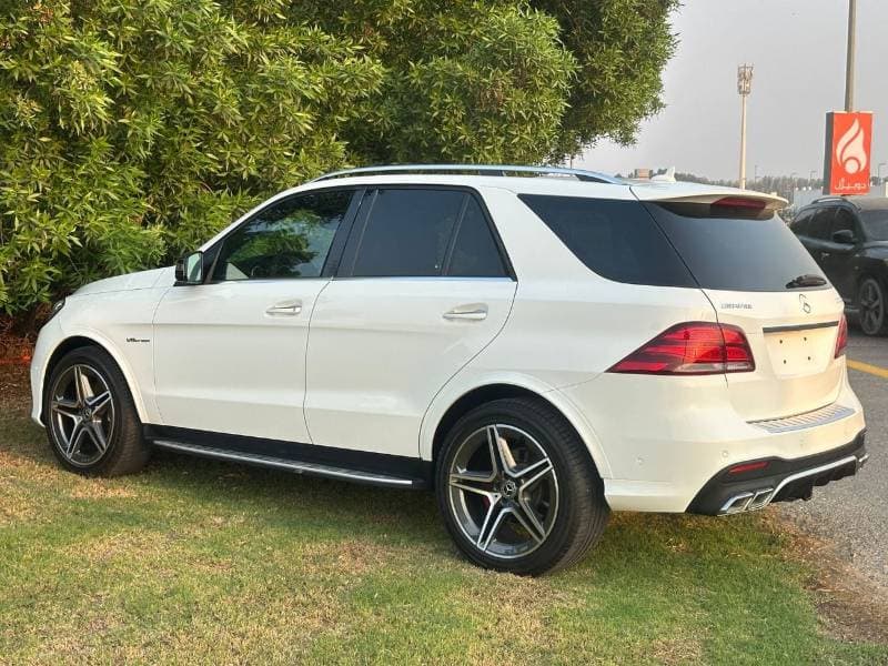 2019 Mercedes Benz GLE 400 AMG thumbnail 5