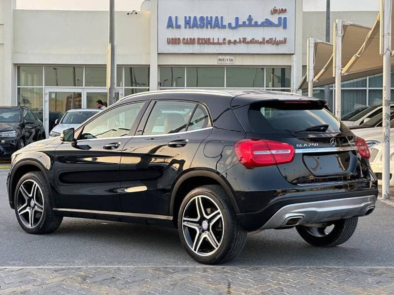 2016 Mercedes Benz GLA250 STANDARD thumbnail 4