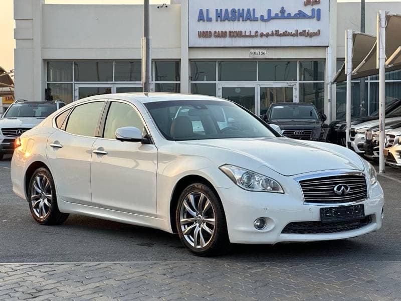 2017 Infiniti Q70 EXCELLENCE
