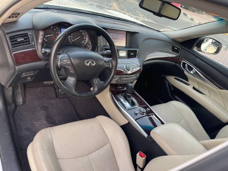 2017 Infiniti Q70 EXCELLENCE thumbnail 8