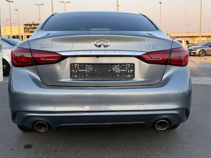 2018 Infiniti Q50 LUXE thumbnail 4