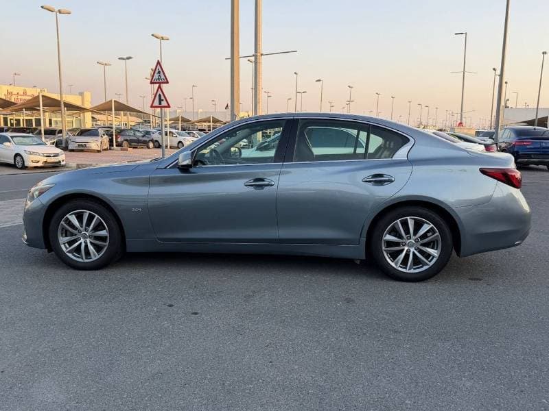 2018 Infiniti Q50 LUXE thumbnail 6